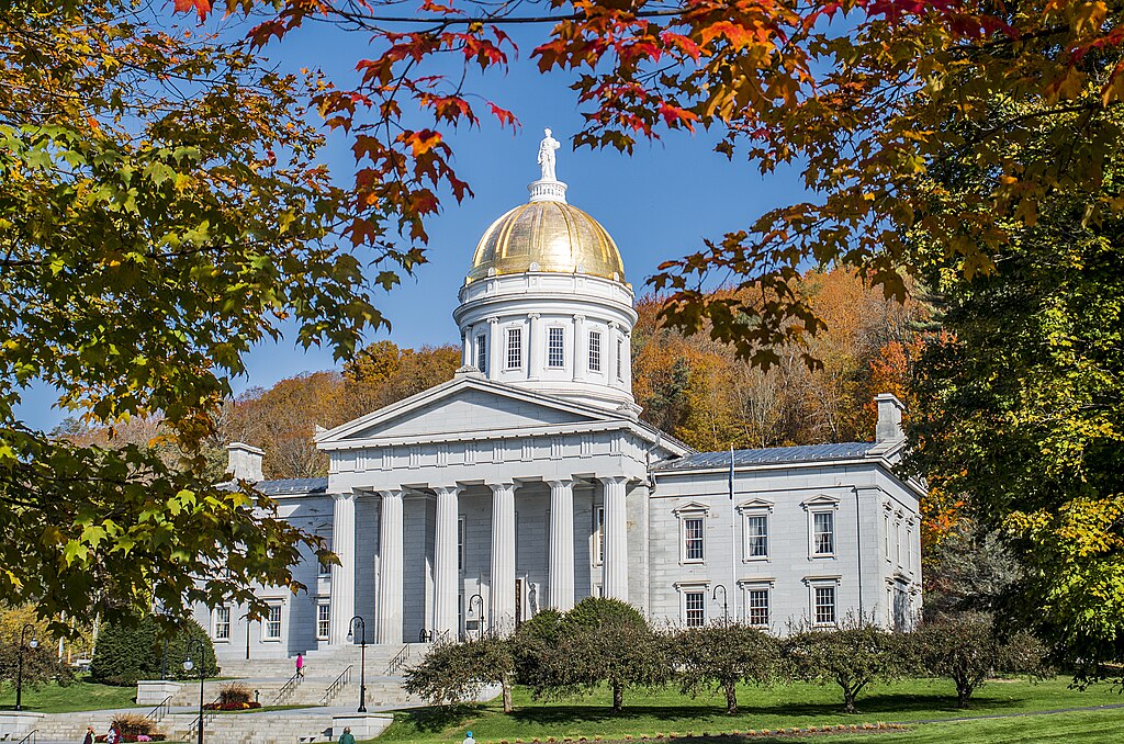 1024px-Vermont_State_House,_Fall_2015 Bob P. B., CC BY 2.0 via Wikimedia Commons